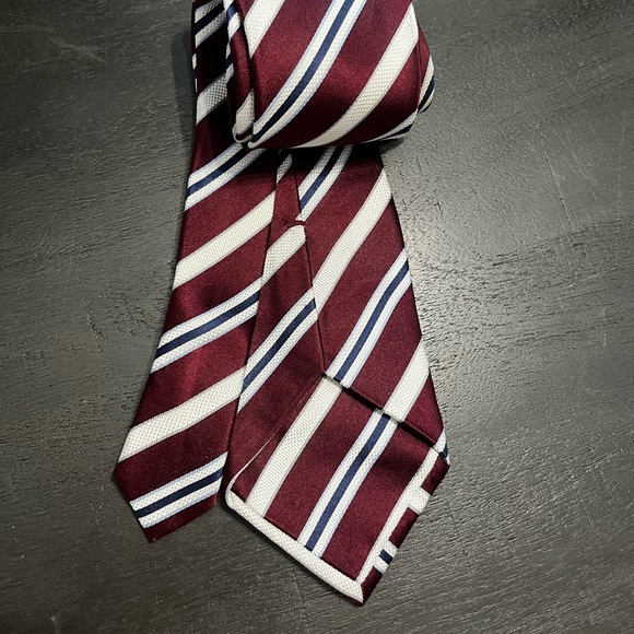 Jones New York Silk Tie Maroon With Navy & White Stripes Classic Buisness tie - Picture 4 of 5